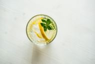 Lemon water is easy to prepare. (Image via Unsplash/ Joanna Kosinska)